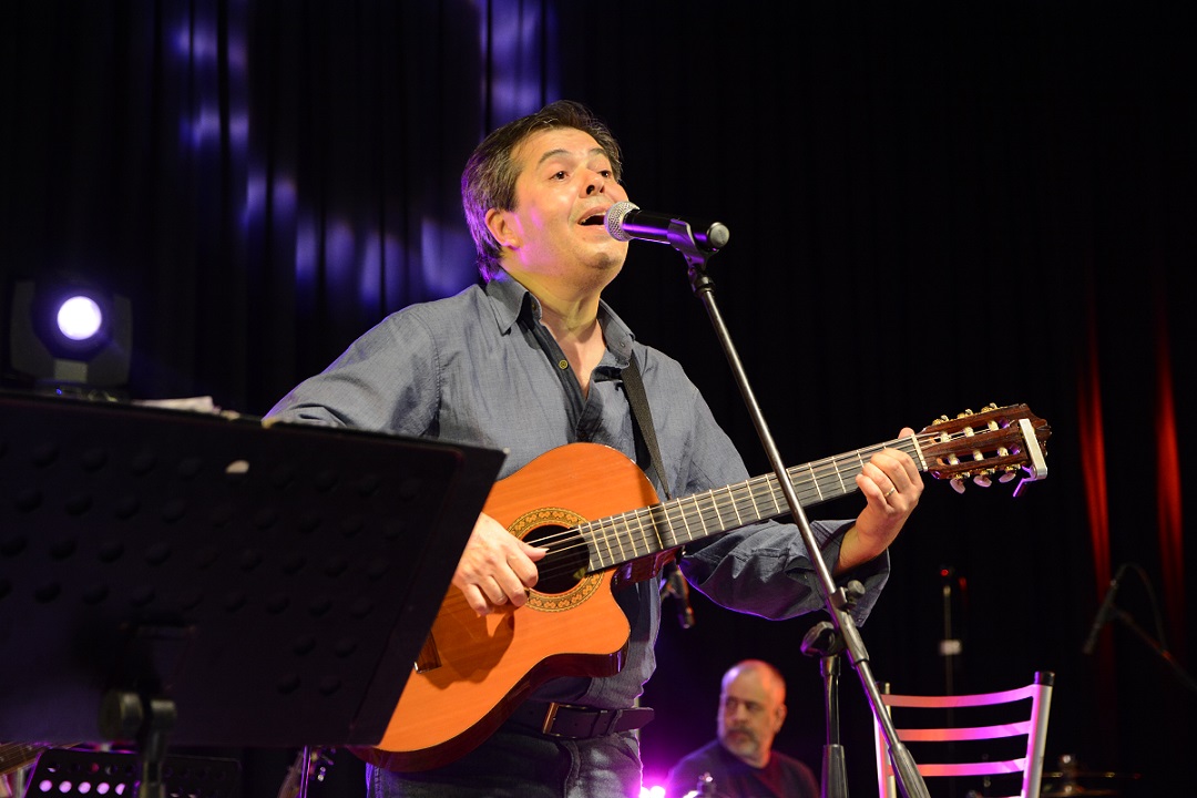 10 Víctor Riveros